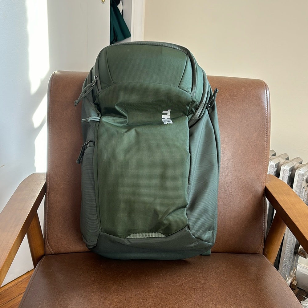 Thule EnRoute Camera Backpack 20L, Dark Forest. Never used.